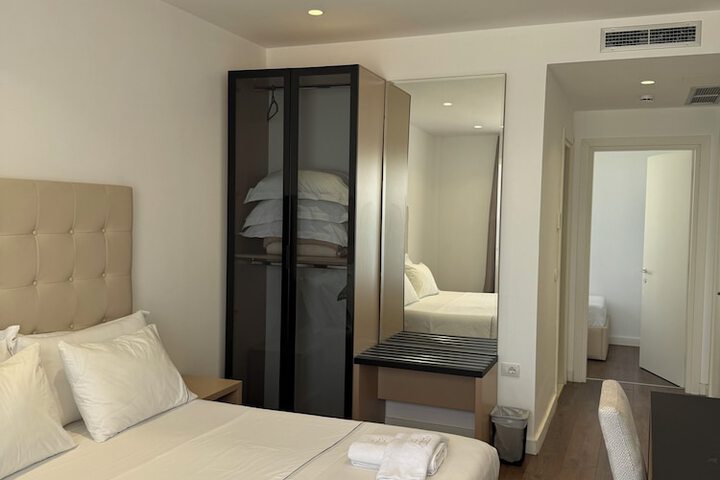 Room 98 of 207