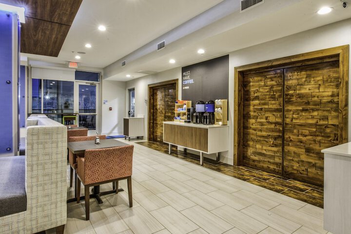 Breakfast/Coffee Service 44 of 71