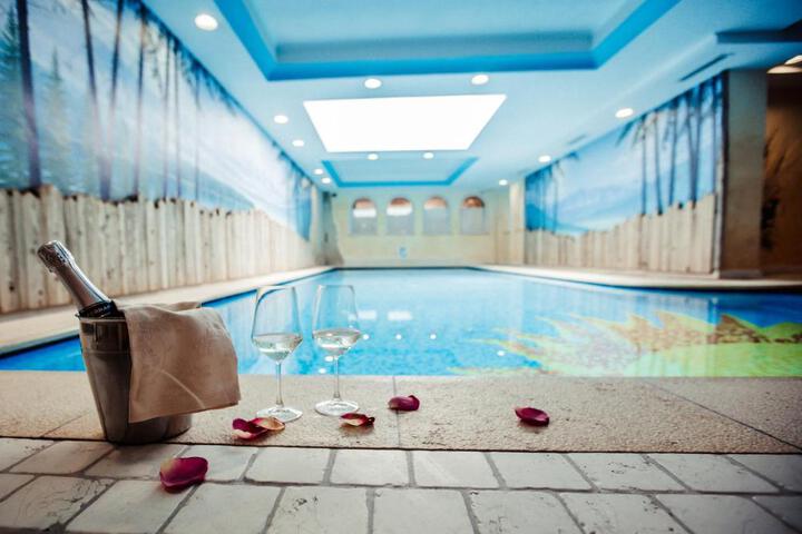Pool 16 of 23