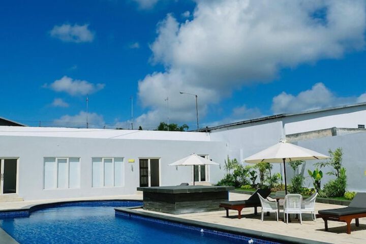 Pools & Facilities