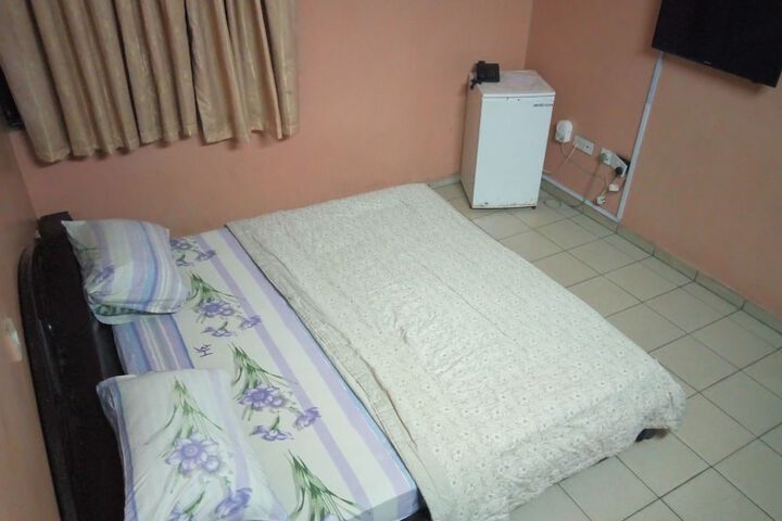 Room 6 of 26