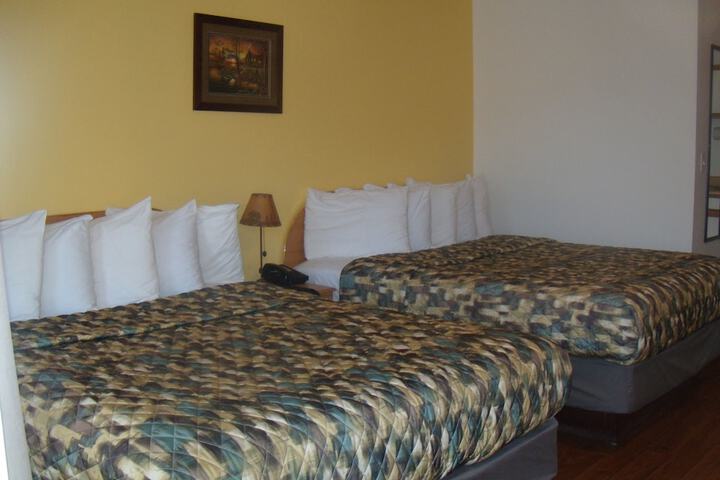 Room 7 of 33