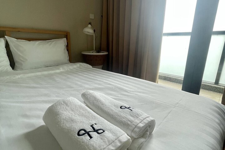 Room 13 of 326