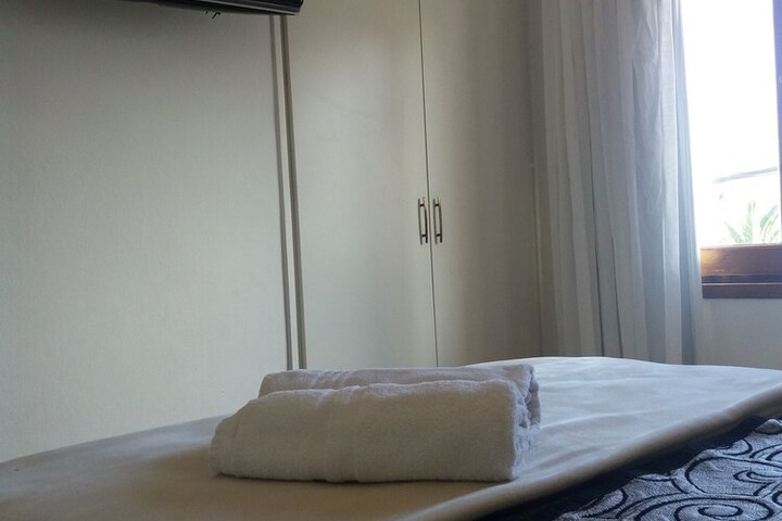 Room 7 of 48