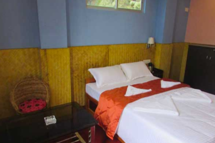 Room 2 of 5