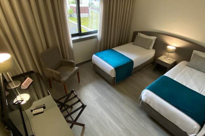 Room 32 of 61