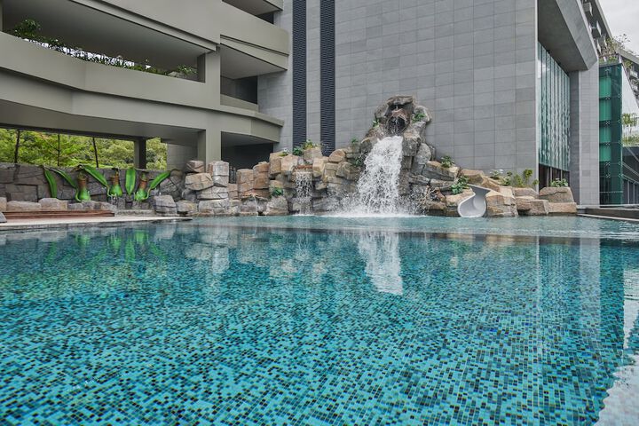 Pool 37 of 84