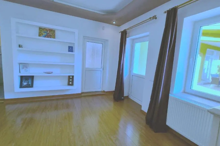Room 4 of 21