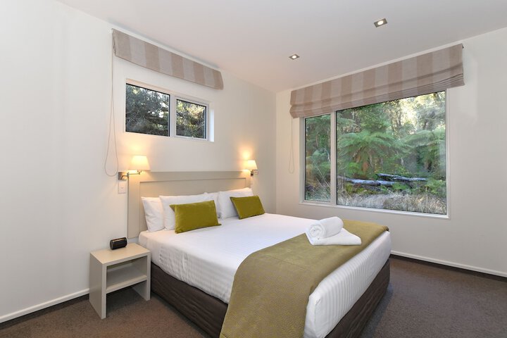 Room 4 of 34