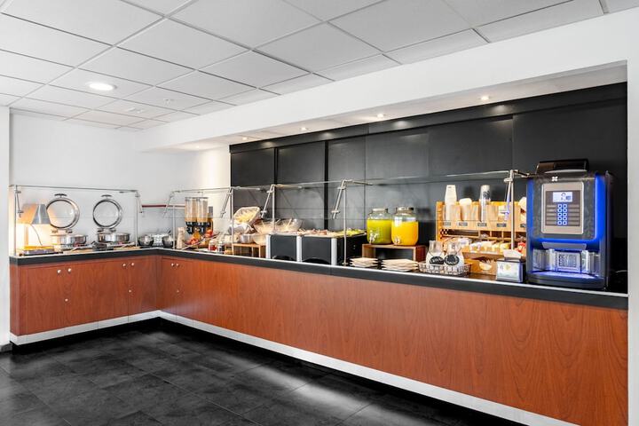 Breakfast/Coffee Service 45 of 73