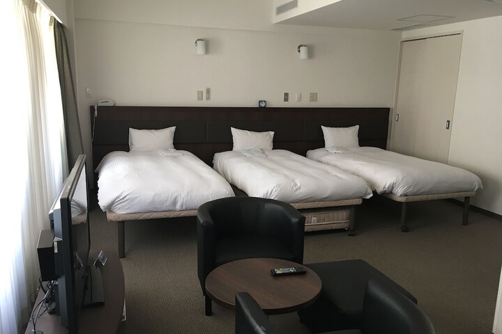 Room 15 of 32