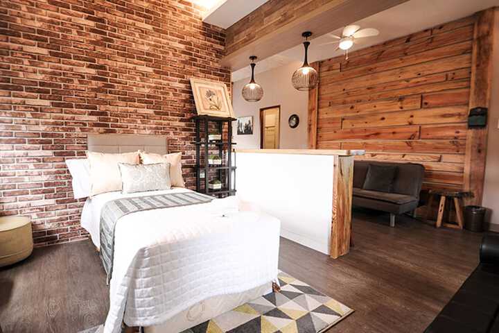 Room 4 of 44