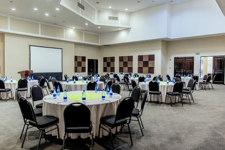 Ballroom/Hall 102 of 120