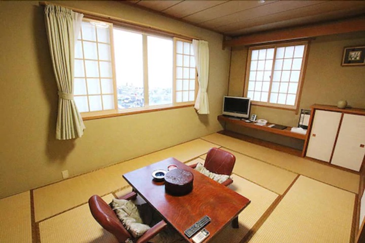 Room 14 of 27