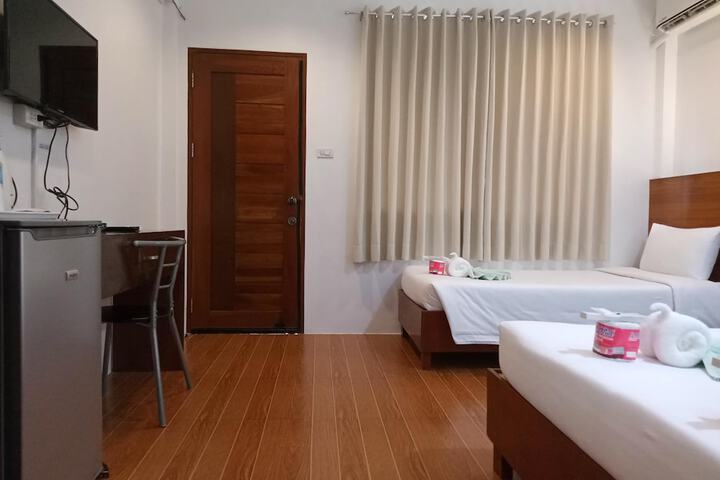Room 10 of 36