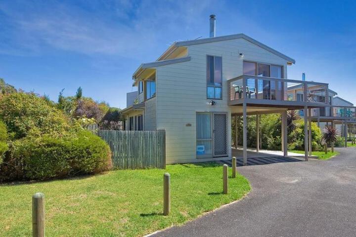 Coral Reef Holiday House