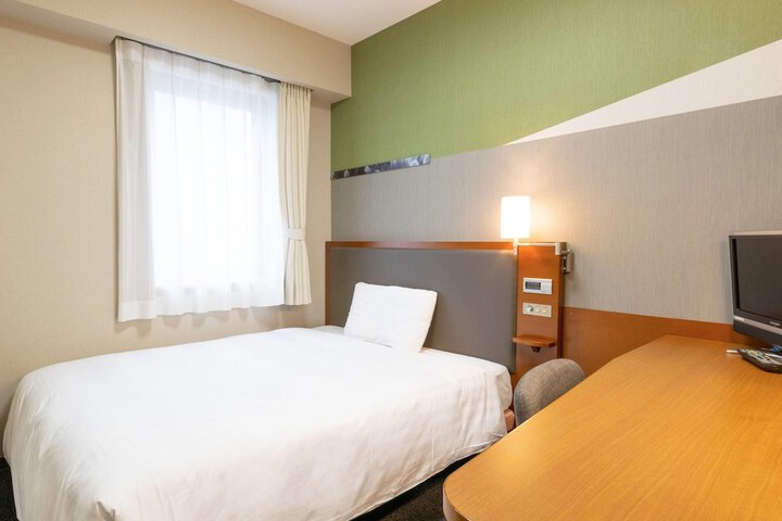 Room 13 of 40