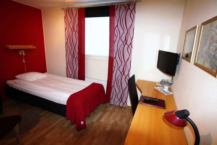 Room 8 of 31