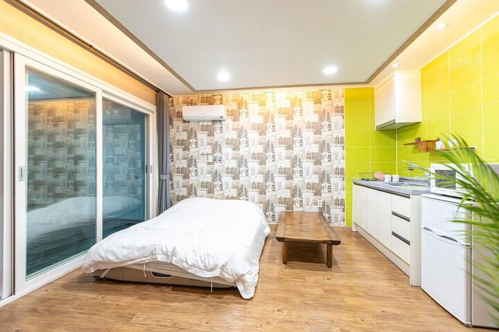 Room 21 of 29