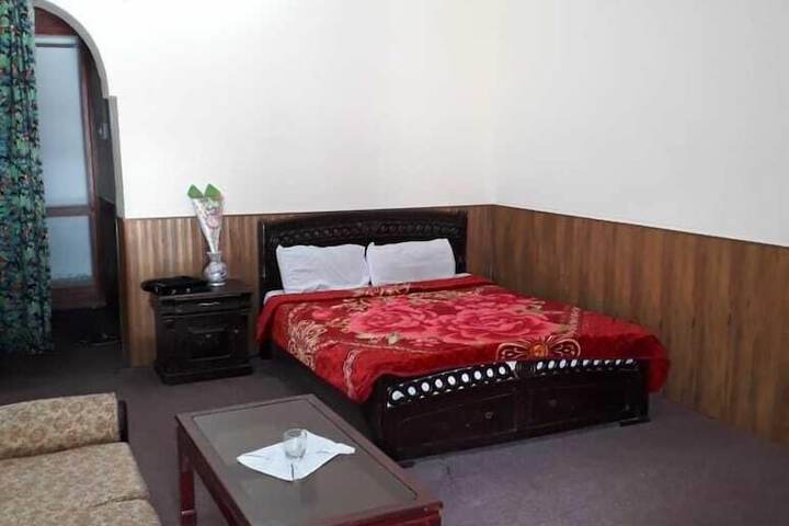 Room 12 of 15