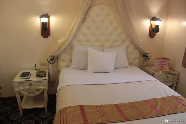 Room 16 of 168
