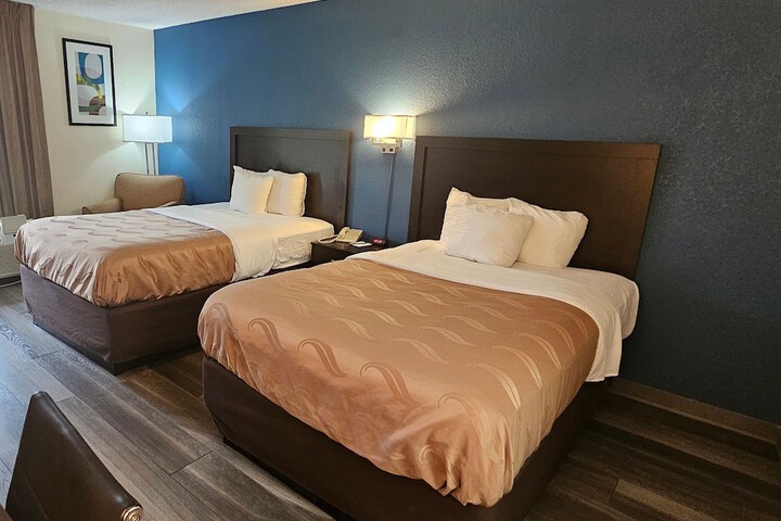 2 Double Beds (4 of 5)