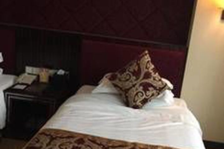 Room 43 of 98