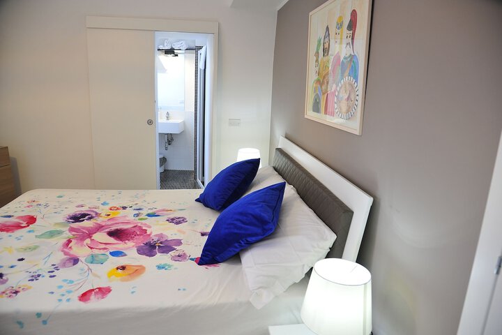 Room 18 of 68
