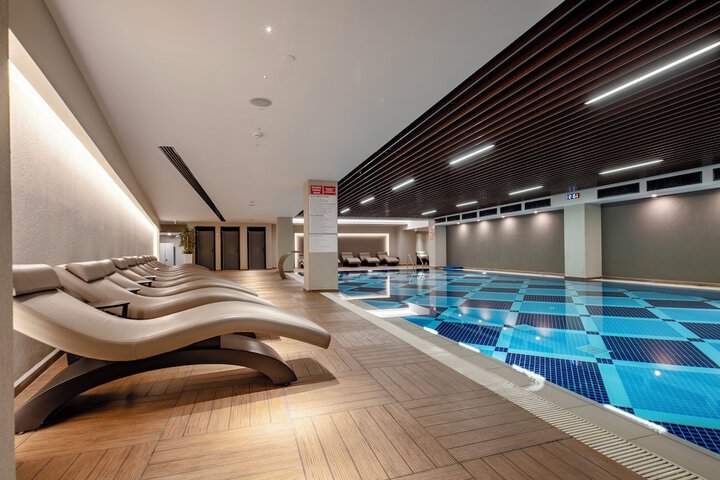 Hotel Pool