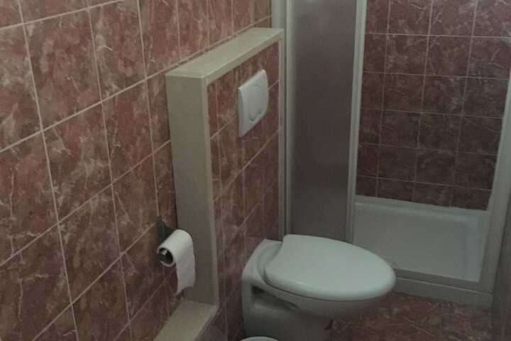 Room 14 of 19