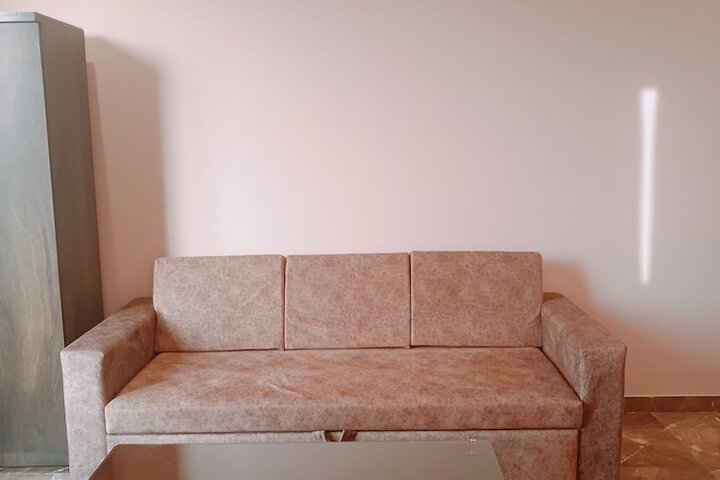 Room 5 of 10