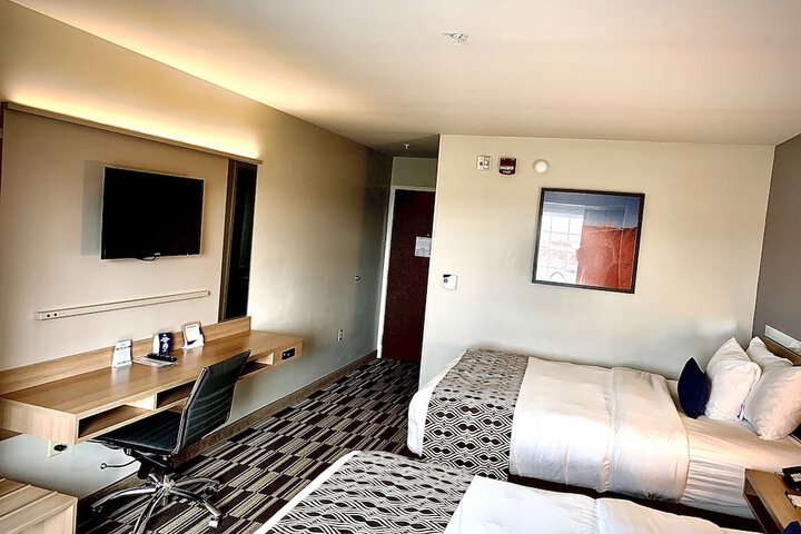2 Queen Beds (4 of 14)