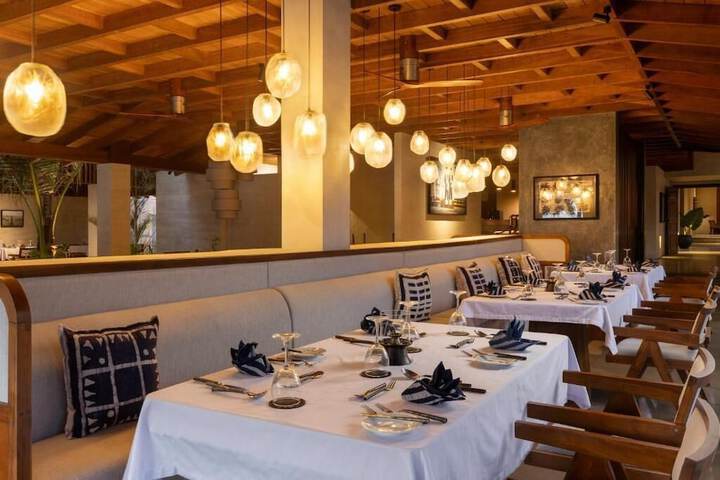 Dining 59 of 82