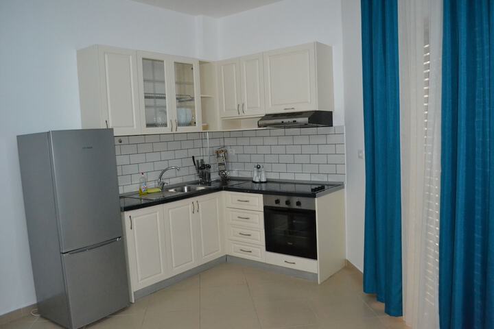 Room 6 of 32