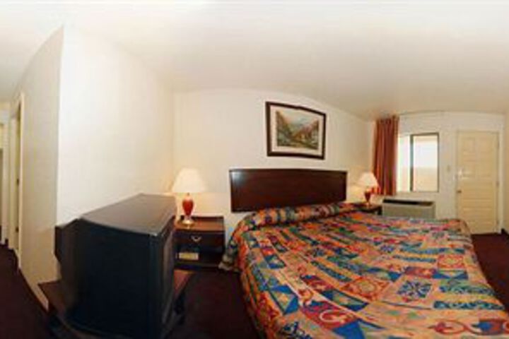 Room 2 of 7