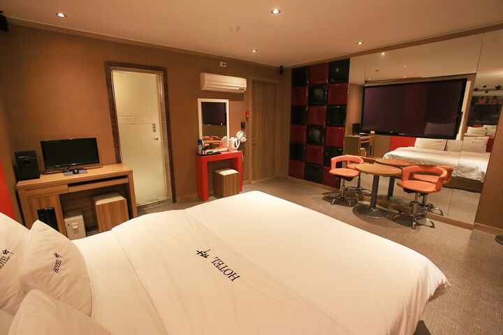 Room 87 of 121