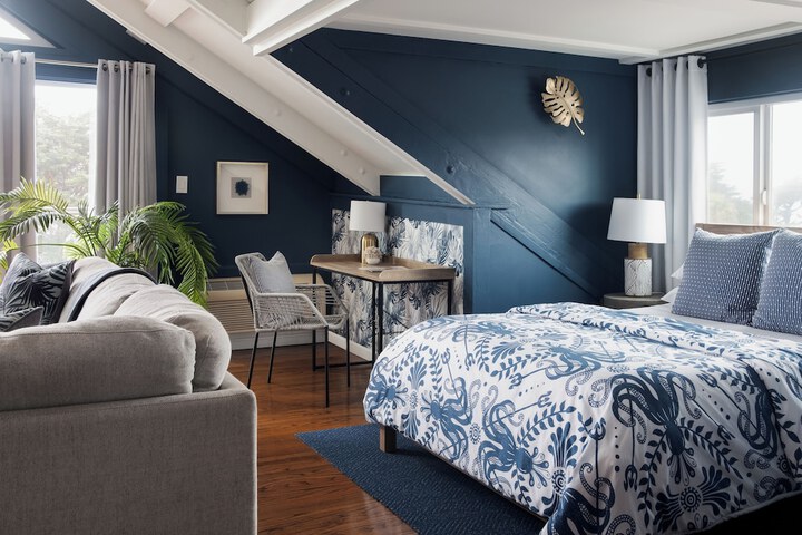 Room 16 of 46