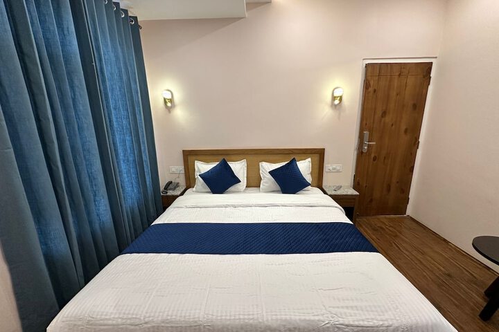 Room 2 of 38