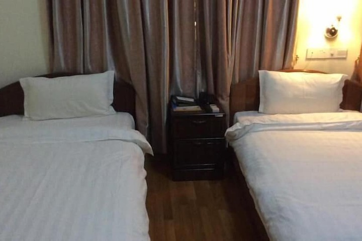 Room 11 of 26