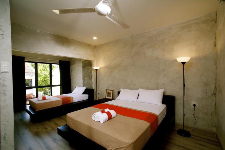 19 Karat TTDI Holiday Homes