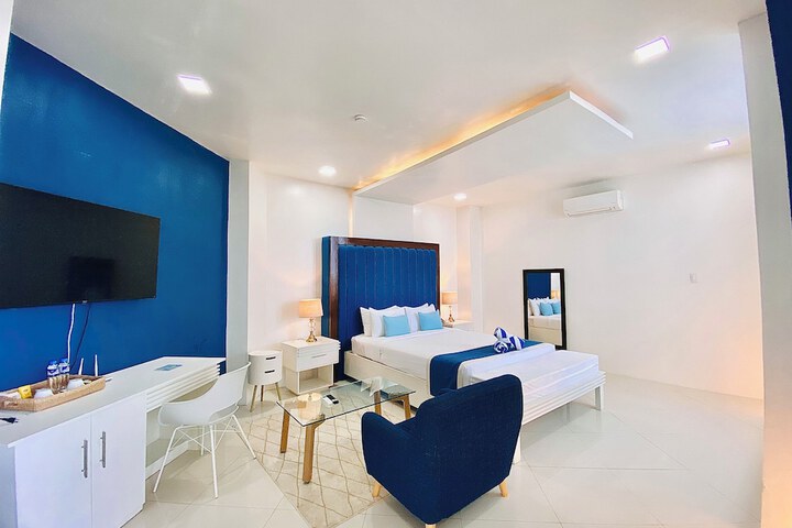 Room 6 of 51