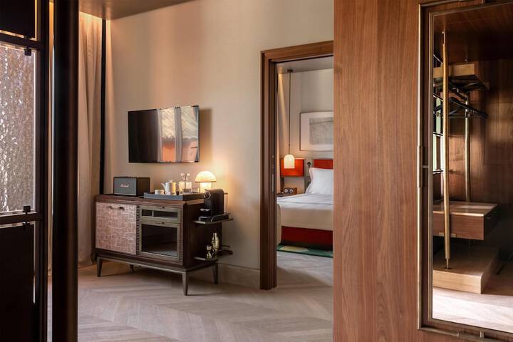 Room 60 of 94