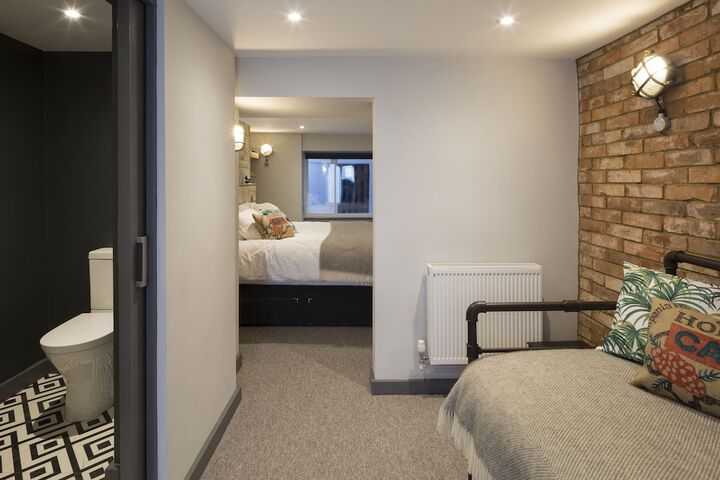 Room 8 of 113