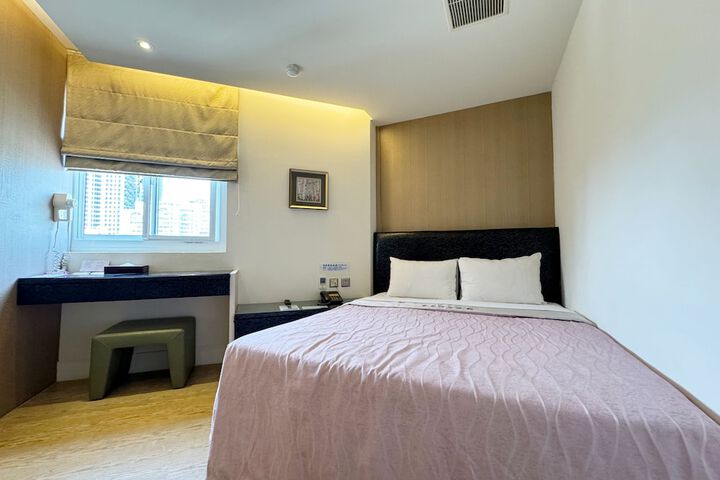 Room 32 of 160