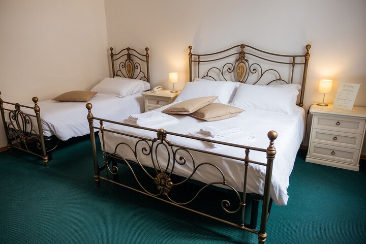 Room 4 of 50