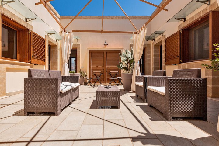 Terrace/Patio 8 of 43