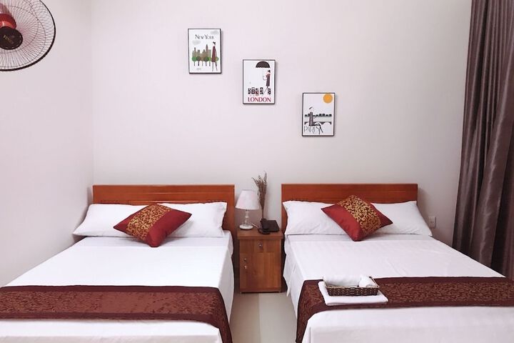 Room 10 of 28