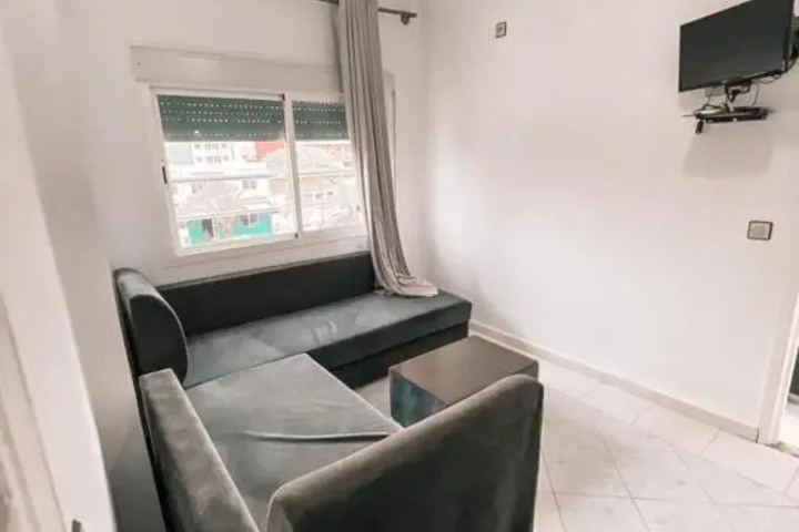 Room 7 of 9