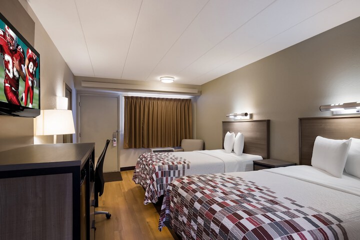 Deluxe 2 Double Beds (5 of 5)