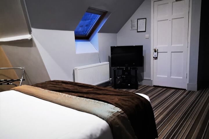 Room 34 of 219